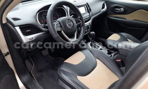 Sayi Na hannu Jeep Grand Cherokee SRT8 Sauran Mota in Yaounde a Babban Kamaru Sayi Na hannu Jeep Grand Cherokee SRT8 Sauran Mota in Yaounde a Babban Kamaru