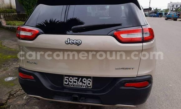 Sayi Na hannu Jeep Grand Cherokee SRT8 Sauran Mota in Yaounde a Babban Kamaru Sayi Na hannu Jeep Grand Cherokee SRT8 Sauran Mota in Yaounde a Babban Kamaru