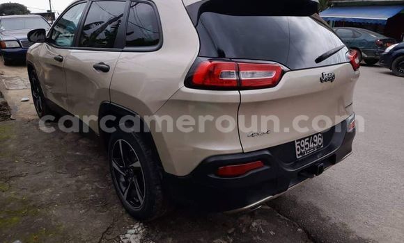Sayi Na hannu Jeep Grand Cherokee SRT8 Sauran Mota in Yaounde a Babban Kamaru Sayi Na hannu Jeep Grand Cherokee SRT8 Sauran Mota in Yaounde a Babban Kamaru