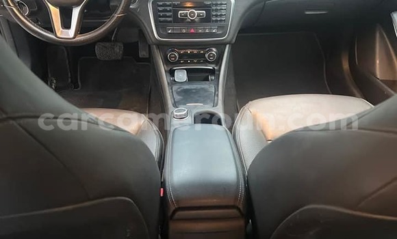 Acheter Occasion Voiture Mercedes-Benz C-Classe Noir à Yaoundé, Central Cameroon Acheter Occasion Voiture Mercedes-Benz C-Classe Noir à Yaoundé, Central Cameroon