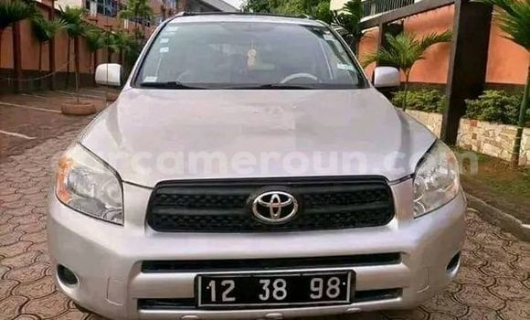 Sayi Na hannu Toyota RAV4 Sauran Mota in Yaounde a Babban Kamaru