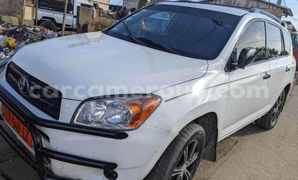 Acheter Occasion Voiture Toyota RAV4 Blanc à Yaoundé, Central Cameroon