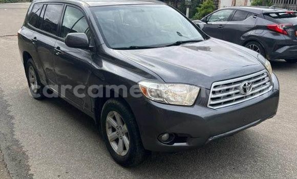 Sayi Na hannu Toyota Highlander Black Mota in Yaounde a Babban Kamaru Sayi Na hannu Toyota Highlander Black Mota in Yaounde a Babban Kamaru