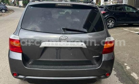 Acheter Occasion Voiture Toyota Highlander Noir à Yaoundé, Central Cameroon Acheter Occasion Voiture Toyota Highlander Noir à Yaoundé, Central Cameroon
