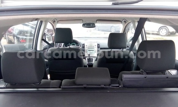 Sayi Na hannu Toyota Corolla Azurfa Mota in Yaounde a Babban Kamaru Sayi Na hannu Toyota Corolla Azurfa Mota in Yaounde a Babban Kamaru