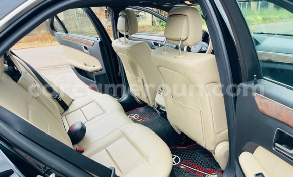 Acheter Occasion Voiture Mercedes‒Benz E–Class Noir à Yaoundé, Central Cameroon Acheter Occasion Voiture Mercedes‒Benz E–Class Noir à Yaoundé, Central Cameroon