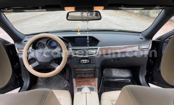 Acheter Occasion Voiture Mercedes‒Benz E–Class Noir à Yaoundé, Central Cameroon Acheter Occasion Voiture Mercedes‒Benz E–Class Noir à Yaoundé, Central Cameroon