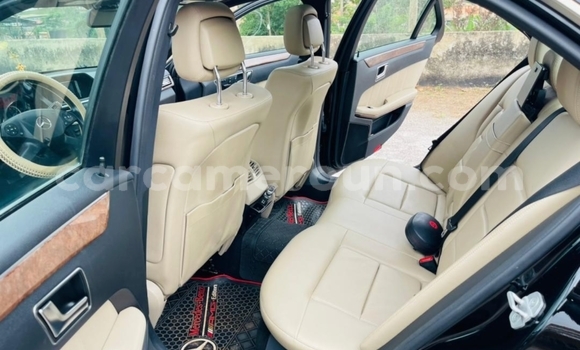 Acheter Occasion Voiture Mercedes‒Benz E–Class Noir à Yaoundé, Central Cameroon Acheter Occasion Voiture Mercedes‒Benz E–Class Noir à Yaoundé, Central Cameroon