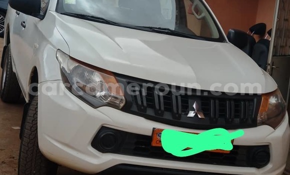 Acheter Occasion Voiture Mitsubishi ASX Blanc à Yaoundé, Central Cameroon Acheter Occasion Voiture Mitsubishi ASX Blanc à Yaoundé, Central Cameroon