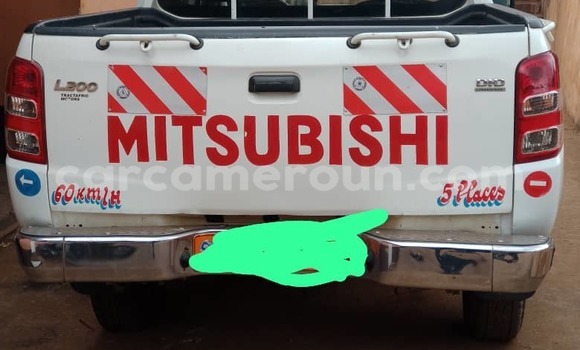 Acheter Occasion Voiture Mitsubishi ASX Blanc à Yaoundé, Central Cameroon Acheter Occasion Voiture Mitsubishi ASX Blanc à Yaoundé, Central Cameroon