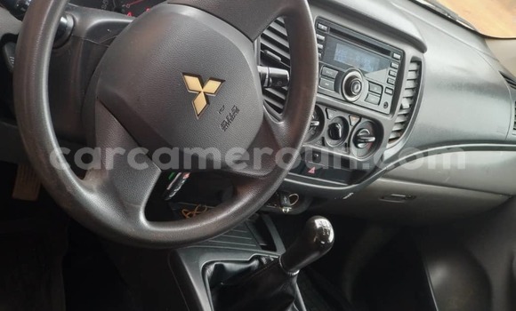 Acheter Occasion Voiture Mitsubishi ASX Blanc à Yaoundé, Central Cameroon Acheter Occasion Voiture Mitsubishi ASX Blanc à Yaoundé, Central Cameroon