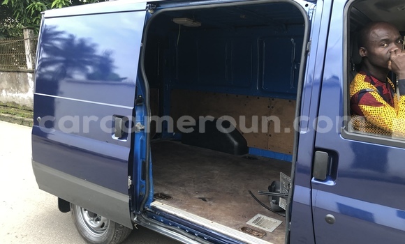 Acheter Import Utilitaire Ford Cargo Bleu à Douala, Littoral Cameroon Acheter Import Utilitaire Ford Cargo Bleu à Douala, Littoral Cameroon