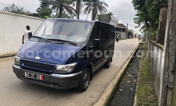 Acheter Import Utilitaire Ford Cargo Bleu à Douala, Littoral Cameroon Acheter Import Utilitaire Ford Cargo Bleu à Douala, Littoral Cameroon