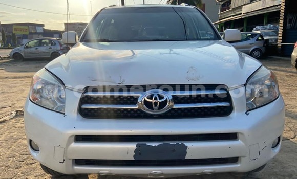 Acheter Occasion Voiture Toyota RAV4 Blanc à Douala, Littoral Cameroon Acheter Occasion Voiture Toyota RAV4 Blanc à Douala, Littoral Cameroon