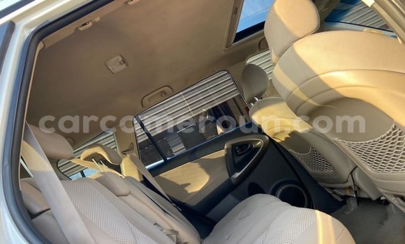 Acheter Occasion Voiture Toyota RAV4 Blanc à Douala, Littoral Cameroon Acheter Occasion Voiture Toyota RAV4 Blanc à Douala, Littoral Cameroon