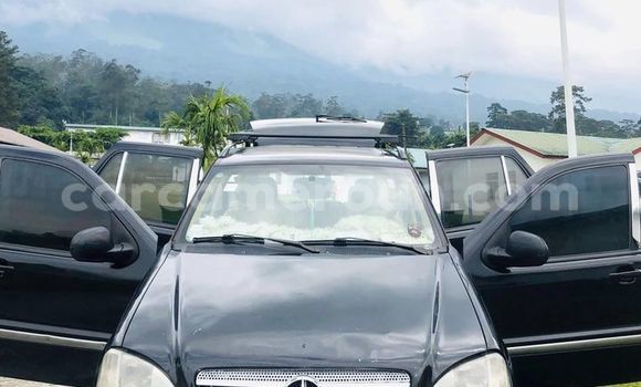 Sayi Na hannu Mercedes-Benz C-Classe Black Mota in Buea a Yammacin Kamaru Sayi Na hannu Mercedes-Benz C-Classe Black Mota in Buea a Yammacin Kamaru