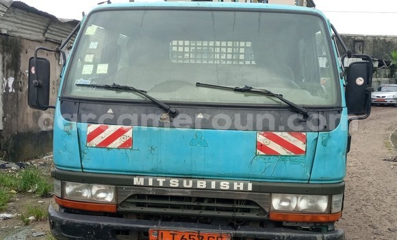 Buy Used Mitsubishi Van Green Truck in Douala in Littoral Cameroon Buy Used Mitsubishi Van Green Truck in Douala in Littoral Cameroon