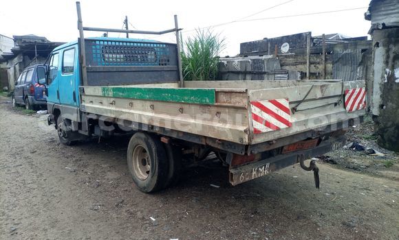 Buy Used Mitsubishi Van Green Truck in Douala in Littoral Cameroon Buy Used Mitsubishi Van Green Truck in Douala in Littoral Cameroon