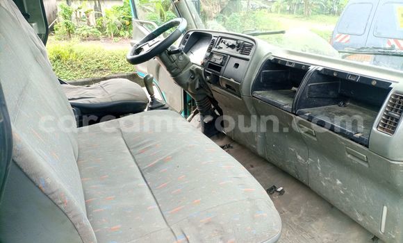 Buy Used Mitsubishi Van Green Truck in Douala in Littoral Cameroon Buy Used Mitsubishi Van Green Truck in Douala in Littoral Cameroon