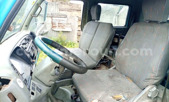 Buy Used Mitsubishi Van Green Truck in Douala in Littoral Cameroon Buy Used Mitsubishi Van Green Truck in Douala in Littoral Cameroon
