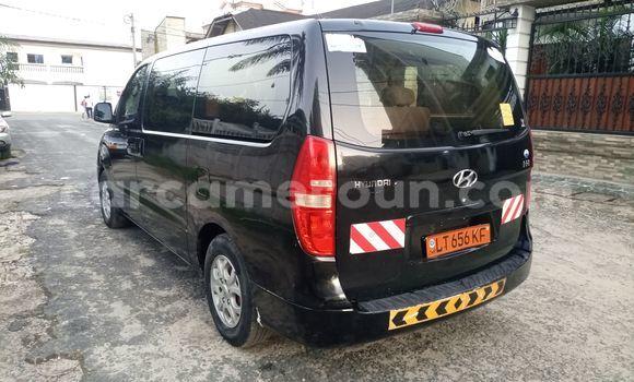 Sayi Na hannu Hyundai H200 Black Babbar mota in Douala a Ƙasar Kamaru Sayi Na hannu Hyundai H200 Black Babbar mota in Douala a Ƙasar Kamaru