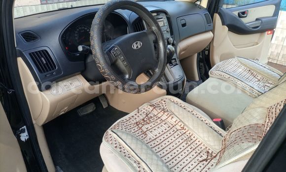 Sayi Na hannu Hyundai H200 Black Babbar mota in Douala a Ƙasar Kamaru Sayi Na hannu Hyundai H200 Black Babbar mota in Douala a Ƙasar Kamaru