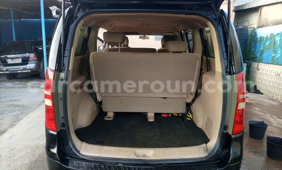 Sayi Na hannu Hyundai H200 Black Babbar mota in Douala a Ƙasar Kamaru Sayi Na hannu Hyundai H200 Black Babbar mota in Douala a Ƙasar Kamaru