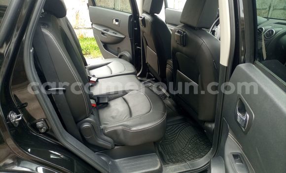 Sayi Na hannu Nissan Qashqai+2 Black Mota in Douala a Ƙasar Kamaru Sayi Na hannu Nissan Qashqai+2 Black Mota in Douala a Ƙasar Kamaru