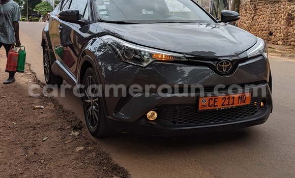 Acheter Occasion Voiture Toyota C-HR Gris à Yaoundé, Central Cameroon Acheter Occasion Voiture Toyota C-HR Gris à Yaoundé, Central Cameroon