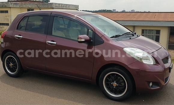 Sayi Na hannu Toyota Vitz Red Mota in Yaounde a Babban Kamaru