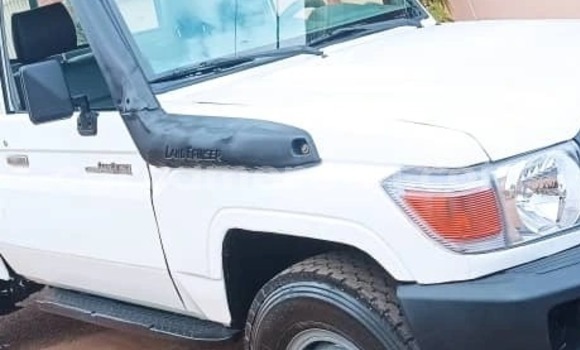 Buy Used Toyota Land Cruiser White Car in Yaounde in Central Cameroon Buy Used Toyota Land Cruiser White Car in Yaounde in Central Cameroon