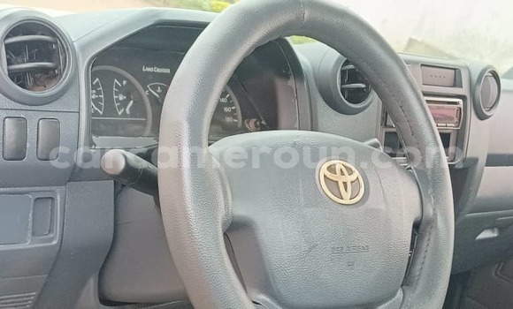 Buy Used Toyota Land Cruiser White Car in Yaounde in Central Cameroon Buy Used Toyota Land Cruiser White Car in Yaounde in Central Cameroon