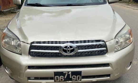 Sayi Na hannu Toyota RAV4 Sauran Mota in Yaounde a Babban Kamaru
