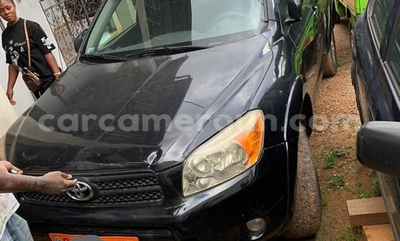 Sayi Na hannu Toyota RAV4 Black Mota in Yaounde a Babban Kamaru