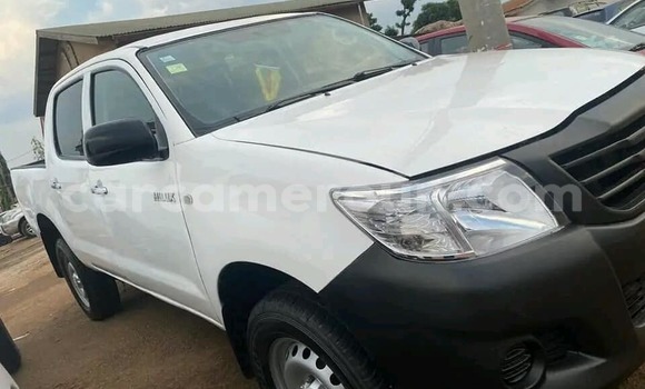 Acheter Occasion Voiture Toyota Hilux Blanc à Yaoundé, Central Cameroon Acheter Occasion Voiture Toyota Hilux Blanc à Yaoundé, Central Cameroon