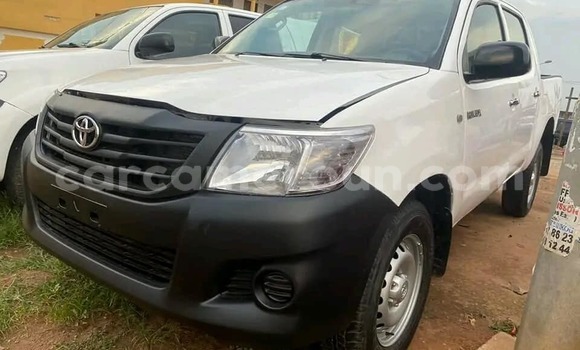 Acheter Occasion Voiture Toyota Hilux Blanc à Yaoundé, Central Cameroon Acheter Occasion Voiture Toyota Hilux Blanc à Yaoundé, Central Cameroon