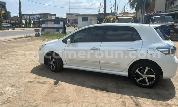 Acheter Occasion Voiture Toyota Blade Blanc à Yaoundé, Central Cameroon Acheter Occasion Voiture Toyota Blade Blanc à Yaoundé, Central Cameroon