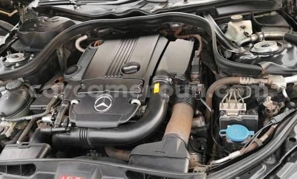 Acheter Occasion Voiture Mercedes‒Benz E–Class Noir à Yaoundé, Central Cameroon Acheter Occasion Voiture Mercedes‒Benz E–Class Noir à Yaoundé, Central Cameroon