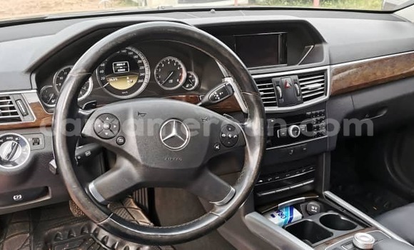 Acheter Occasion Voiture Mercedes‒Benz E–Class Noir à Yaoundé, Central Cameroon Acheter Occasion Voiture Mercedes‒Benz E–Class Noir à Yaoundé, Central Cameroon
