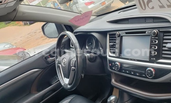 Acheter Occasion Voiture Toyota Highlander Noir à Yaoundé, Central Cameroon Acheter Occasion Voiture Toyota Highlander Noir à Yaoundé, Central Cameroon