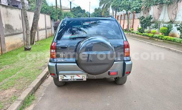 Sayi Na hannu Toyota RAV4 Sauran Mota in Yaounde a Babban Kamaru Sayi Na hannu Toyota RAV4 Sauran Mota in Yaounde a Babban Kamaru