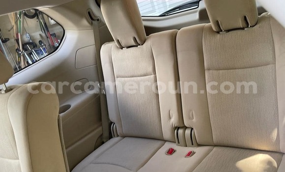 Sayi Imported Nissan Pathfinder Blue Mota in Douala a Ƙasar Kamaru Sayi Imported Nissan Pathfinder Blue Mota in Douala a Ƙasar Kamaru