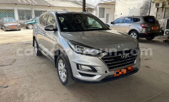 Sayi Na hannu Hyundai Tucson Azurfa Mota in Douala a Ƙasar Kamaru Sayi Na hannu Hyundai Tucson Azurfa Mota in Douala a Ƙasar Kamaru