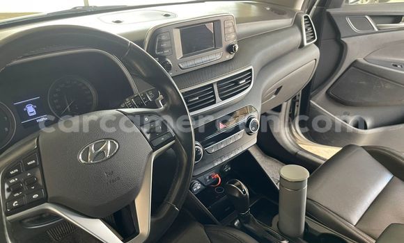 Sayi Na hannu Hyundai Tucson Azurfa Mota in Douala a Ƙasar Kamaru Sayi Na hannu Hyundai Tucson Azurfa Mota in Douala a Ƙasar Kamaru