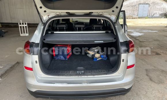 Sayi Na hannu Hyundai Tucson Azurfa Mota in Douala a Ƙasar Kamaru Sayi Na hannu Hyundai Tucson Azurfa Mota in Douala a Ƙasar Kamaru