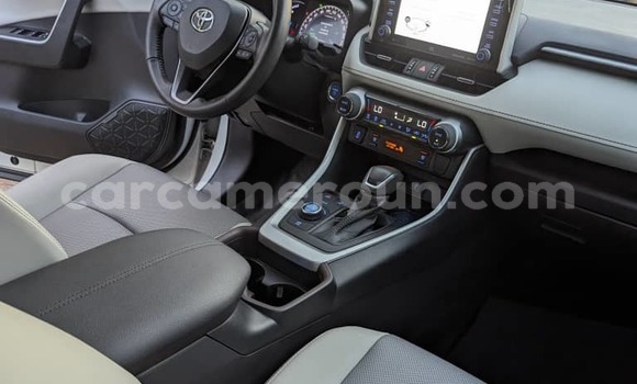 Acheter Import Voiture Toyota RAV4 Blanc à Douala, Littoral Cameroon Acheter Import Voiture Toyota RAV4 Blanc à Douala, Littoral Cameroon