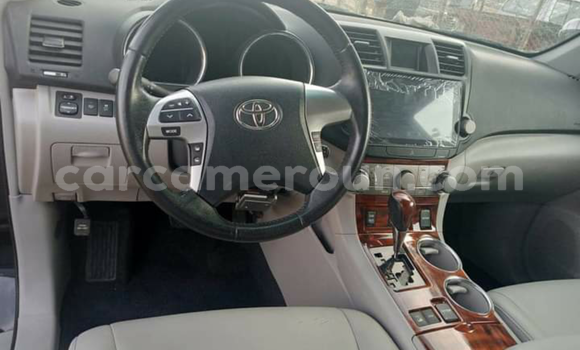 Acheter Occasion Voiture Toyota Highlander Noir à Yaoundé, Central Cameroon Acheter Occasion Voiture Toyota Highlander Noir à Yaoundé, Central Cameroon