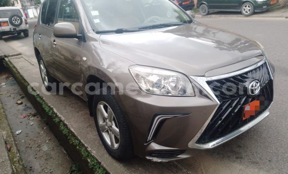 Acheter Occasion Voiture Toyota RAV4 Marron à Douala, Littoral Cameroon Acheter Occasion Voiture Toyota RAV4 Marron à Douala, Littoral Cameroon