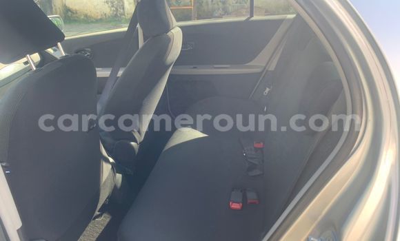 Sayi Na hannu Toyota Vitz Azurfa Mota in Douala a Ƙasar Kamaru Sayi Na hannu Toyota Vitz Azurfa Mota in Douala a Ƙasar Kamaru