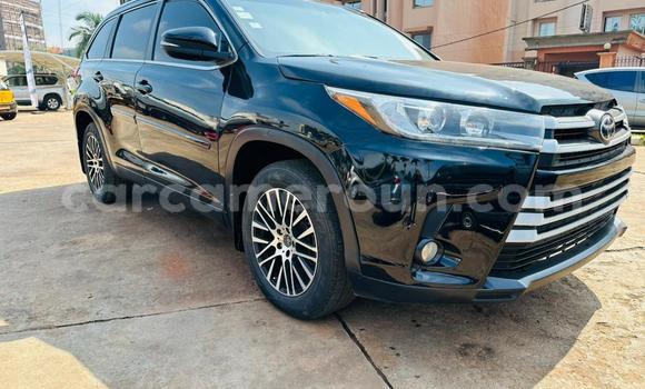 Sayi Na hannu Toyota Highlander Black Mota in Yaounde a Babban Kamaru Sayi Na hannu Toyota Highlander Black Mota in Yaounde a Babban Kamaru